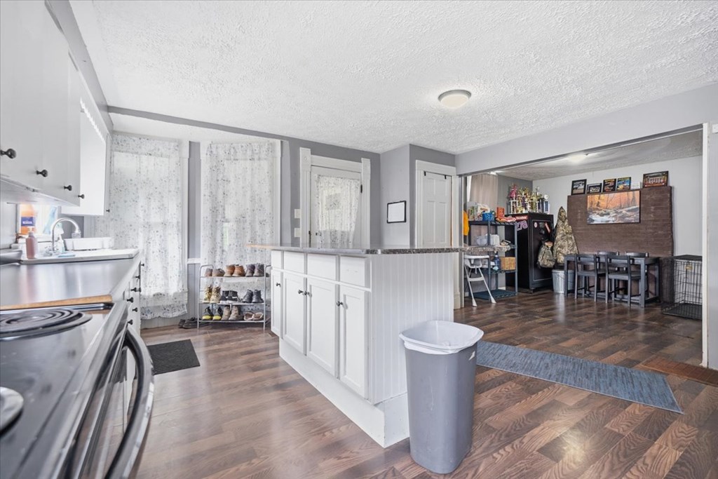 1276 Wolford Road Property Photo 8