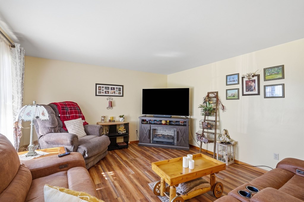 2638 Smith Road Property Photo 9