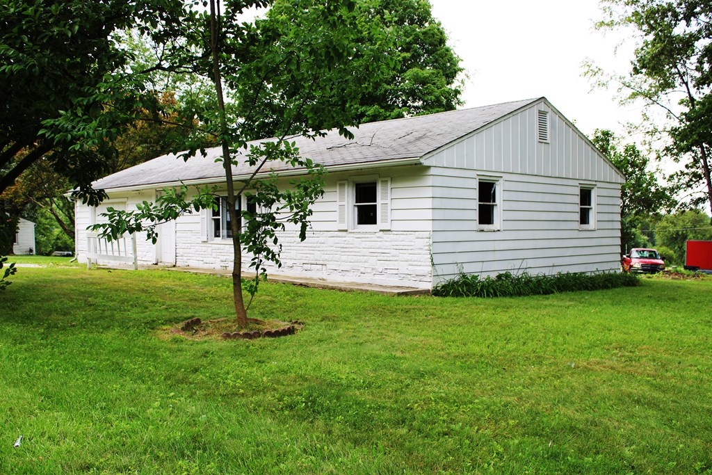630 Fleming Falls Rd Property Photo 2