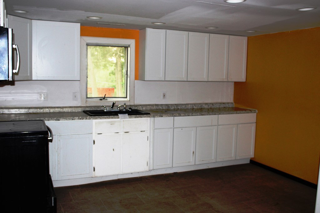 630 Fleming Falls Rd Property Photo 10