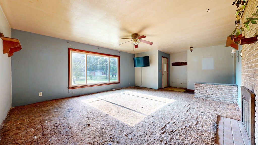 943 North Stewart Rd Property Photo 4