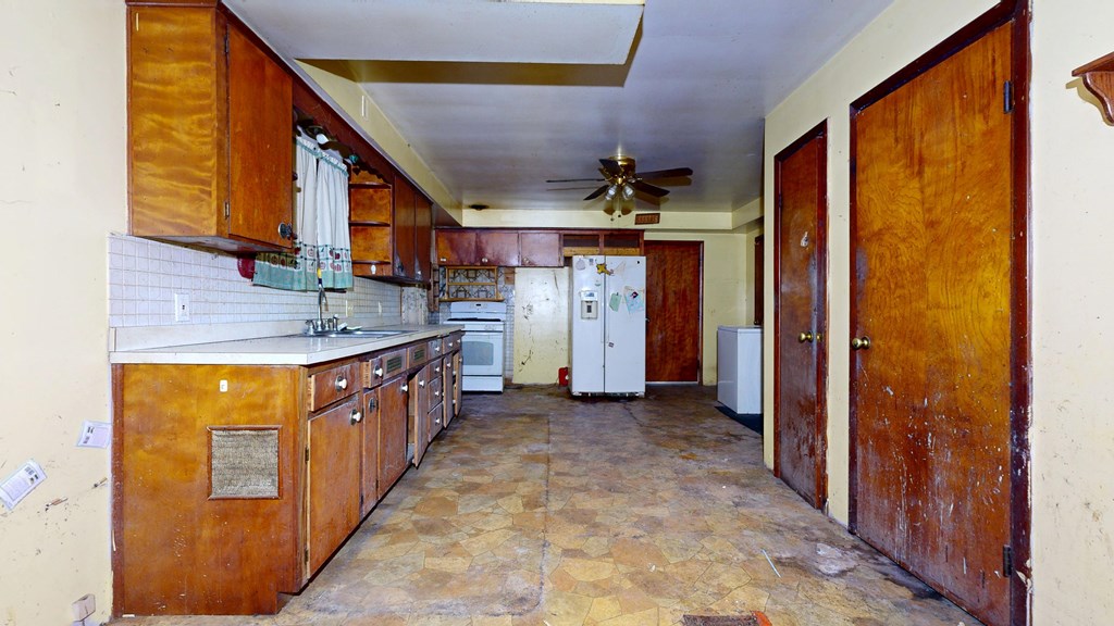943 North Stewart Rd Property Photo 6