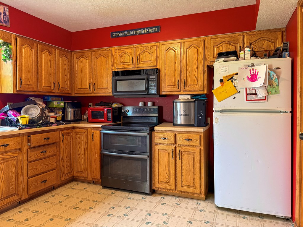 412 Lattimer Rd W Property Photo 8
