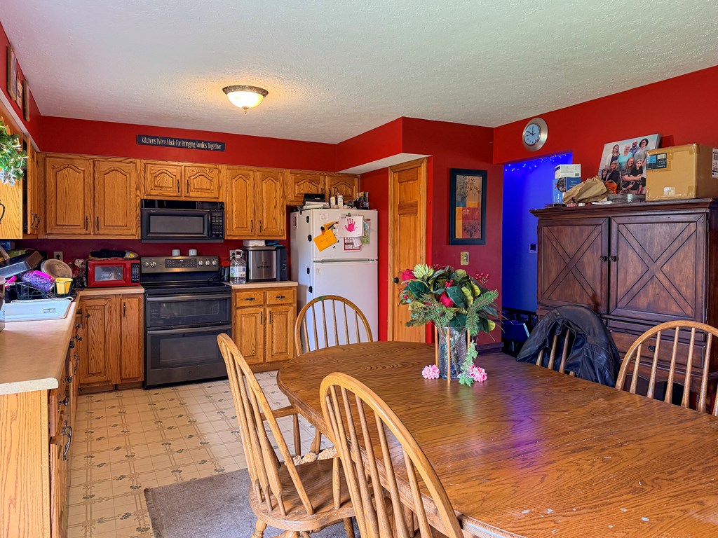 412 Lattimer Rd W Property Photo 10