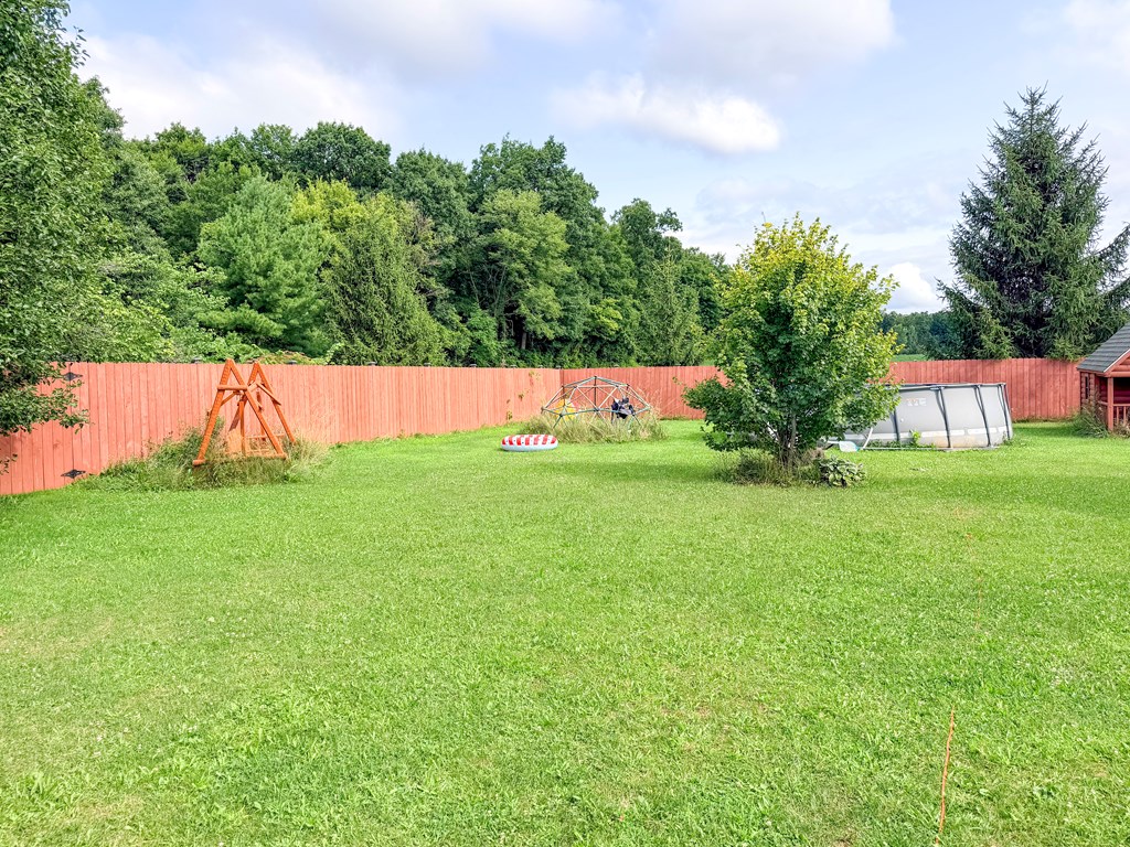 412 Lattimer Rd W Property Photo 12