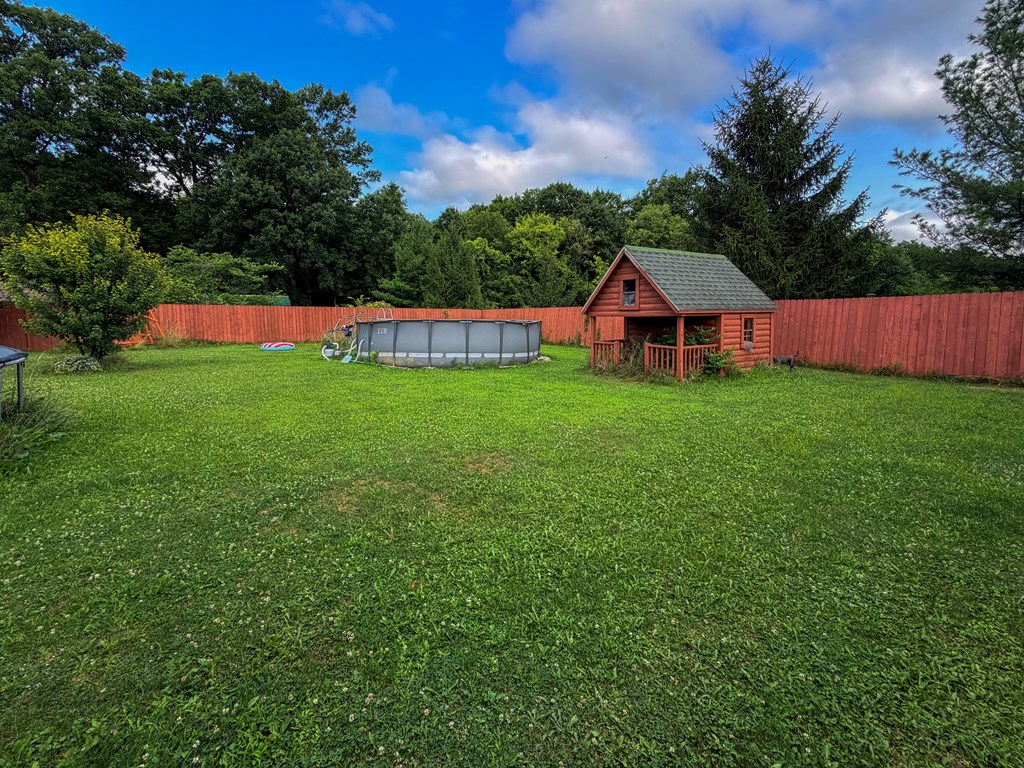 412 Lattimer Rd W Property Photo 16