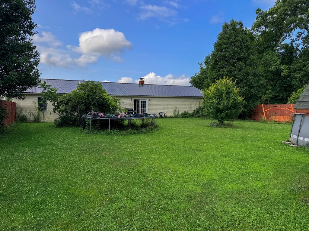 412 Lattimer Rd W Property Photo 18