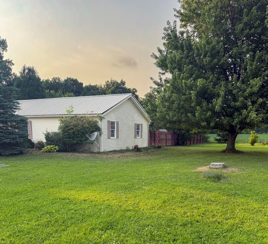 412 Lattimer Rd W Property Photo 43