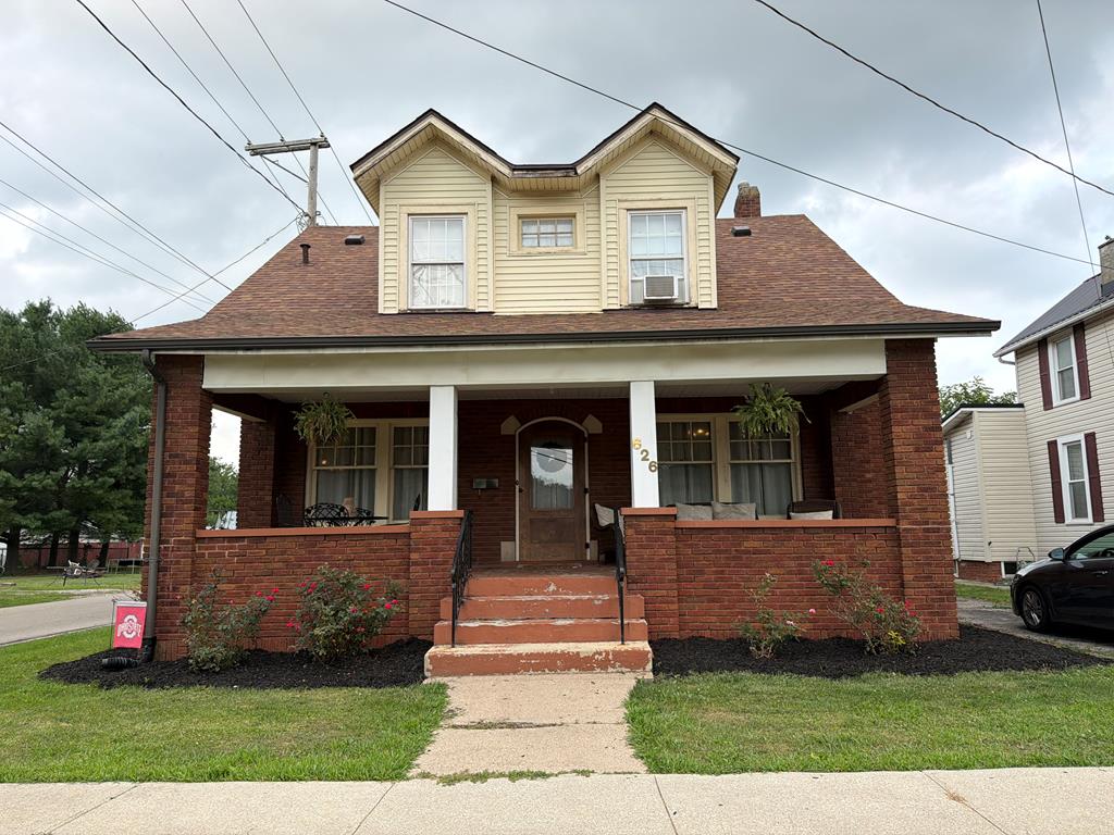 626 W Mary St Property Photo 1