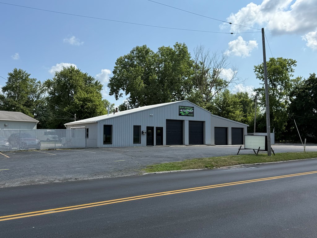 707 W. Main Property Photo 3
