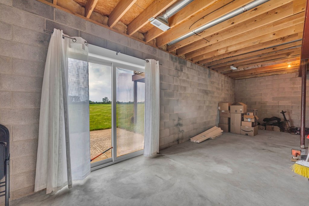 48 281 Property Photo 30