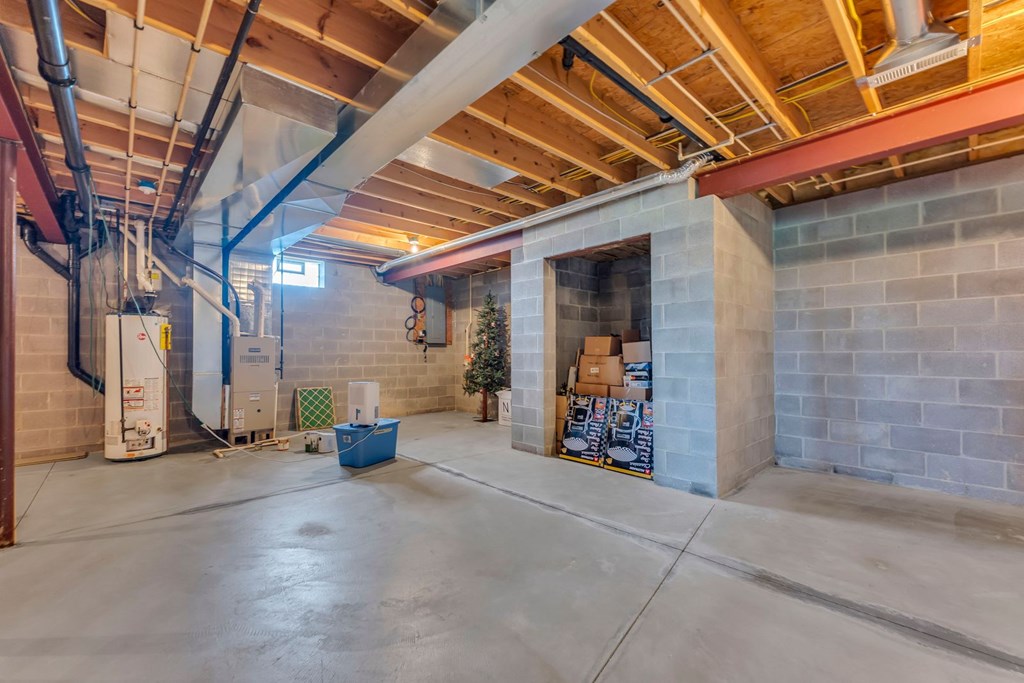 48 281 Property Photo 37
