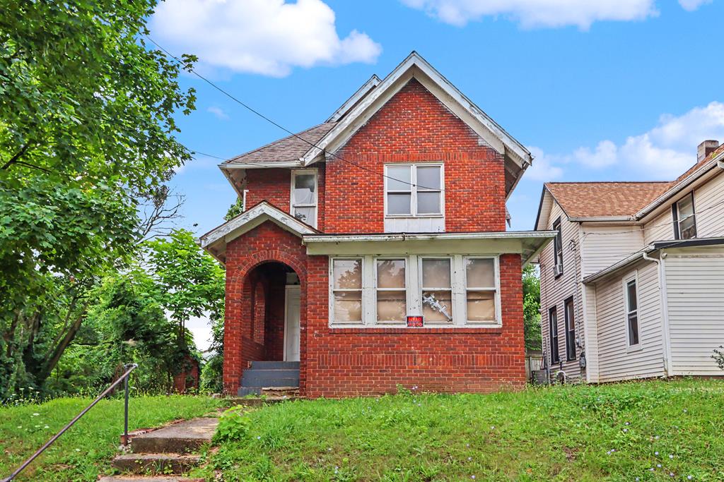 279 West Third Street Property Photo 1