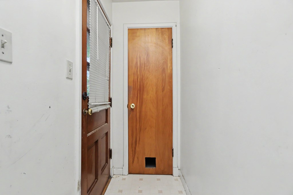 683 Sunset Boulevard Property Photo 7