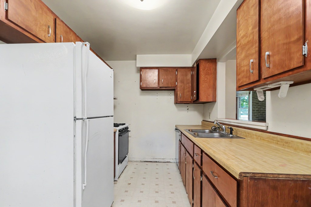 683 Sunset Boulevard Property Photo 8