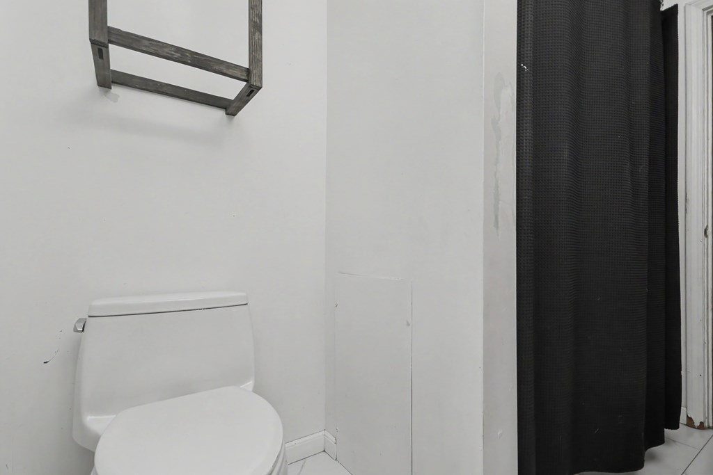 683 Sunset Boulevard Property Photo 15