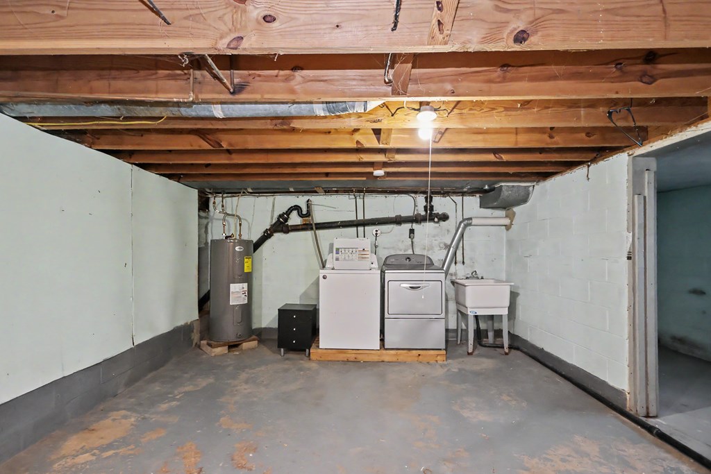 683 Sunset Boulevard Property Photo 18