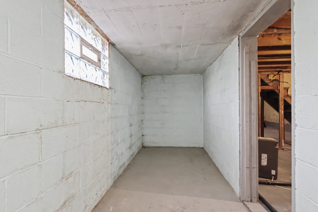683 Sunset Boulevard Property Photo 22