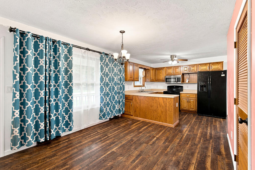 2247 Sprucewood Dr. Property Photo 5