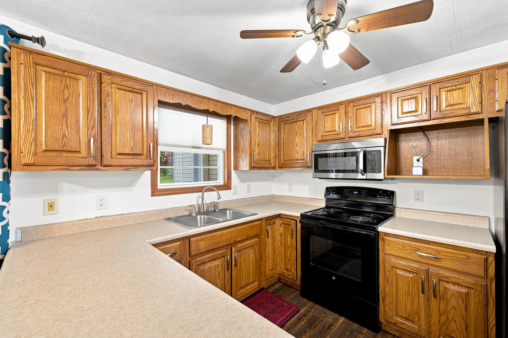 2247 Sprucewood Dr. Property Photo 6