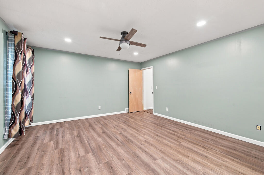 2247 Sprucewood Dr. Property Photo 9