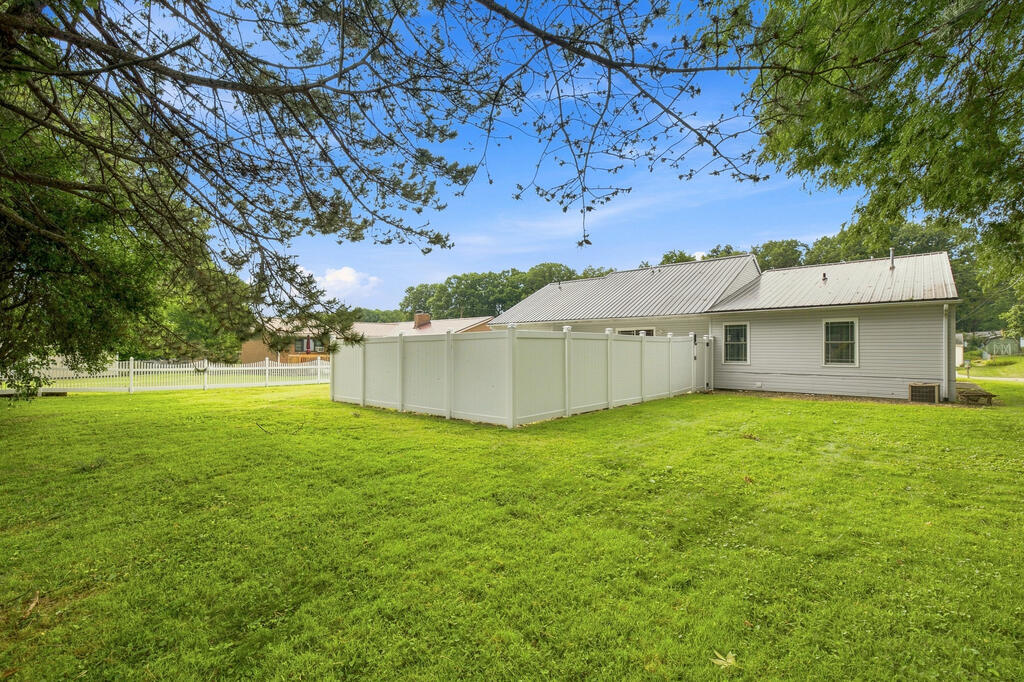 2247 Sprucewood Dr. Property Photo 21