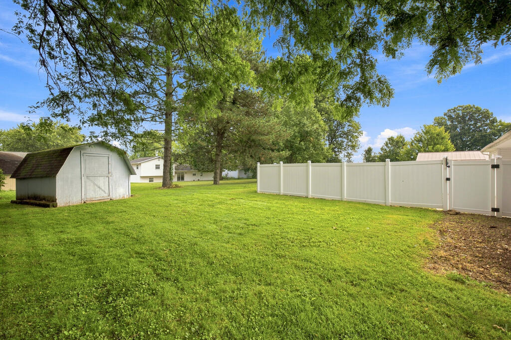 2247 Sprucewood Dr. Property Photo 22