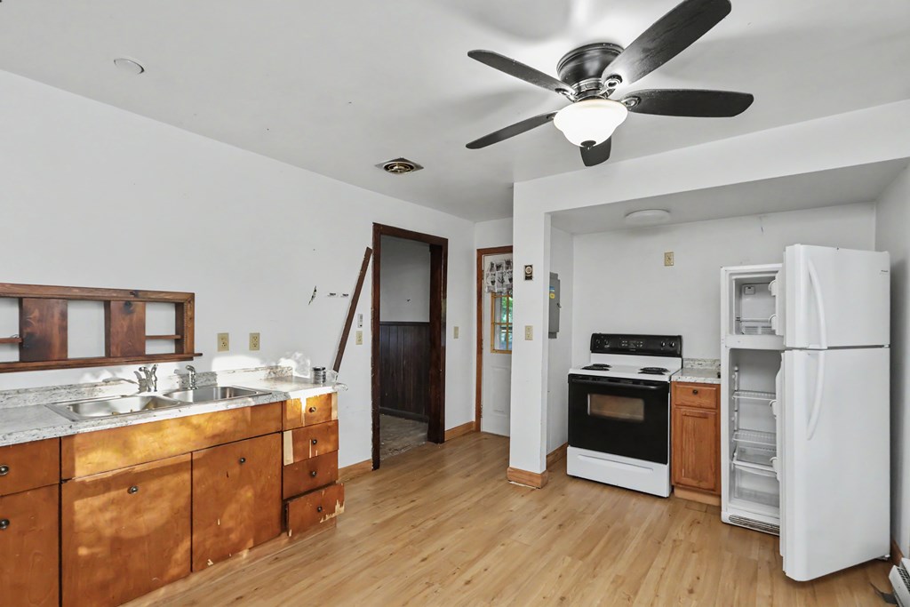 271 Eighth Avenue Property Photo 5