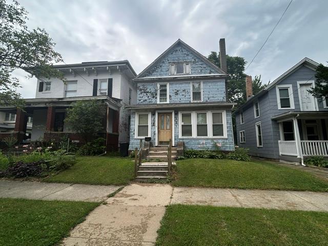 221 S Boston St Property Photo 1