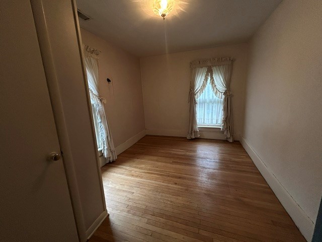 221 S Boston St Property Photo 3