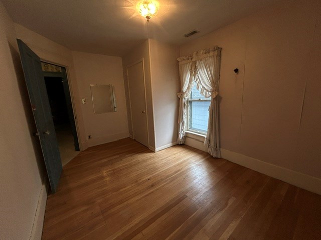 221 S Boston St Property Photo 5