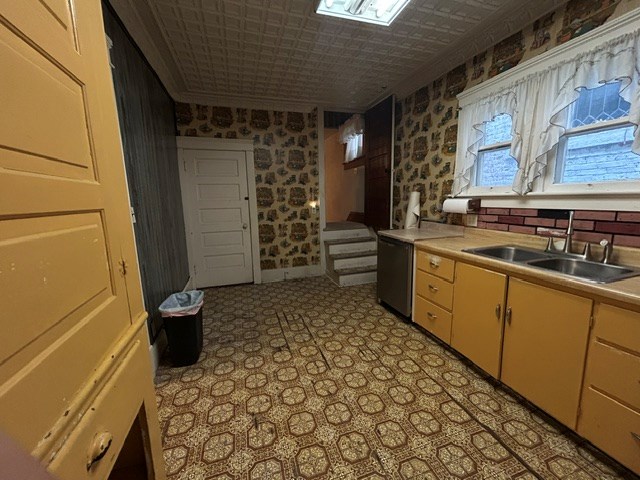 221 S Boston St Property Photo 16