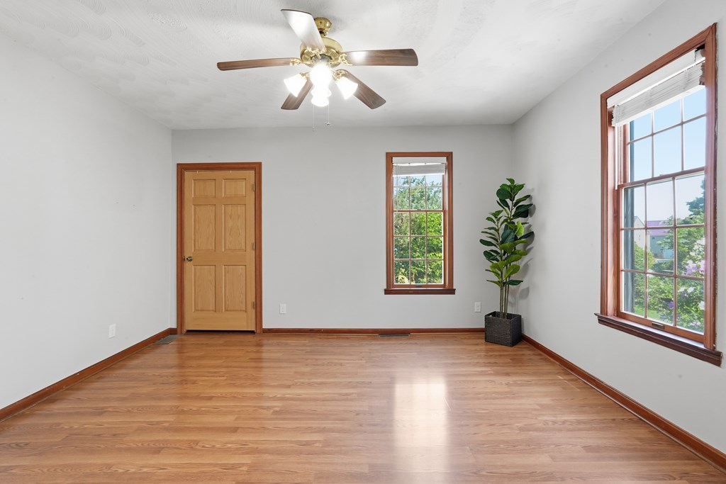 220 Diamond Street Property Photo 5