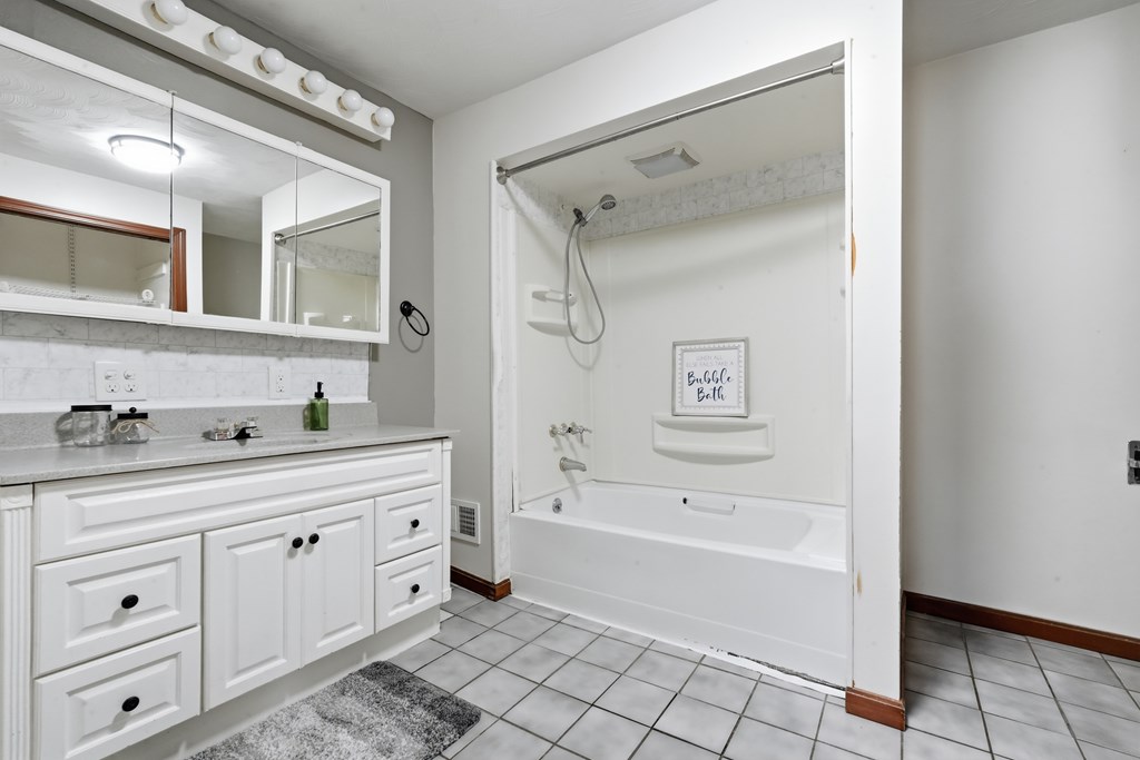 220 Diamond Street Property Photo 13
