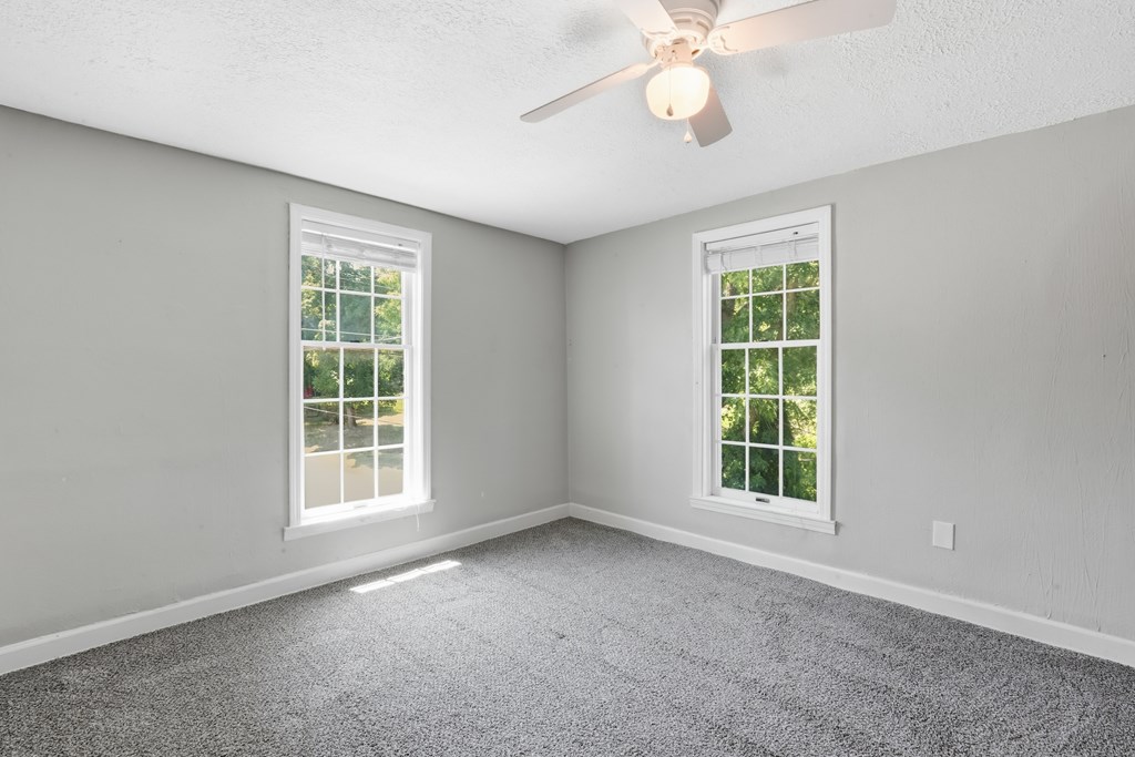 220 Diamond Street Property Photo 19