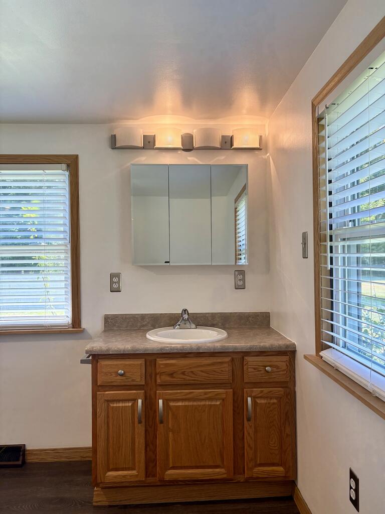 1209 Caldwell Ave Property Photo 6