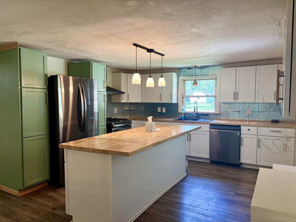 1209 Caldwell Ave Property Photo 7