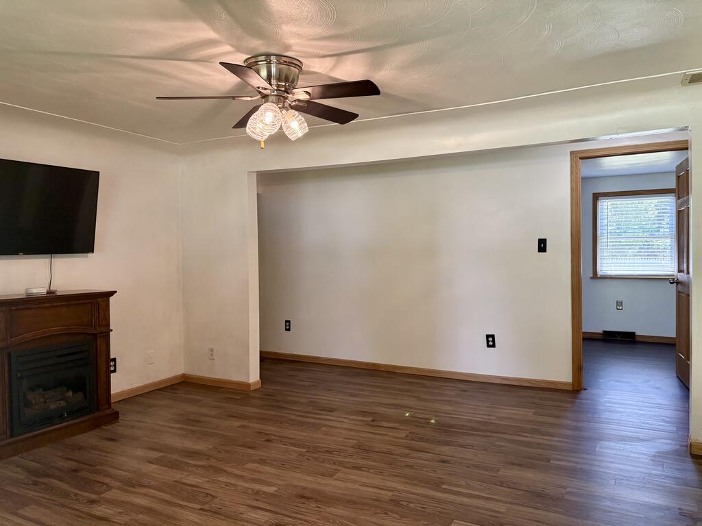 1209 Caldwell Ave Property Photo 9