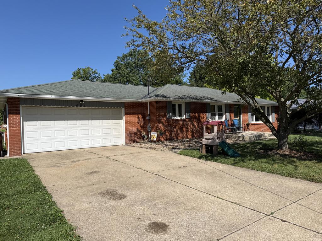 893 Dresden Property Photo 4