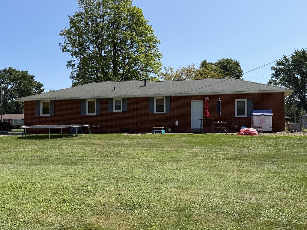 893 Dresden Property Photo 22