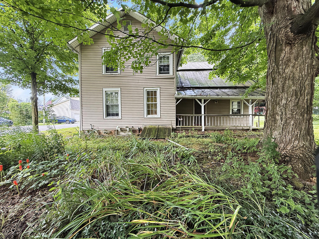 24 E Academy St