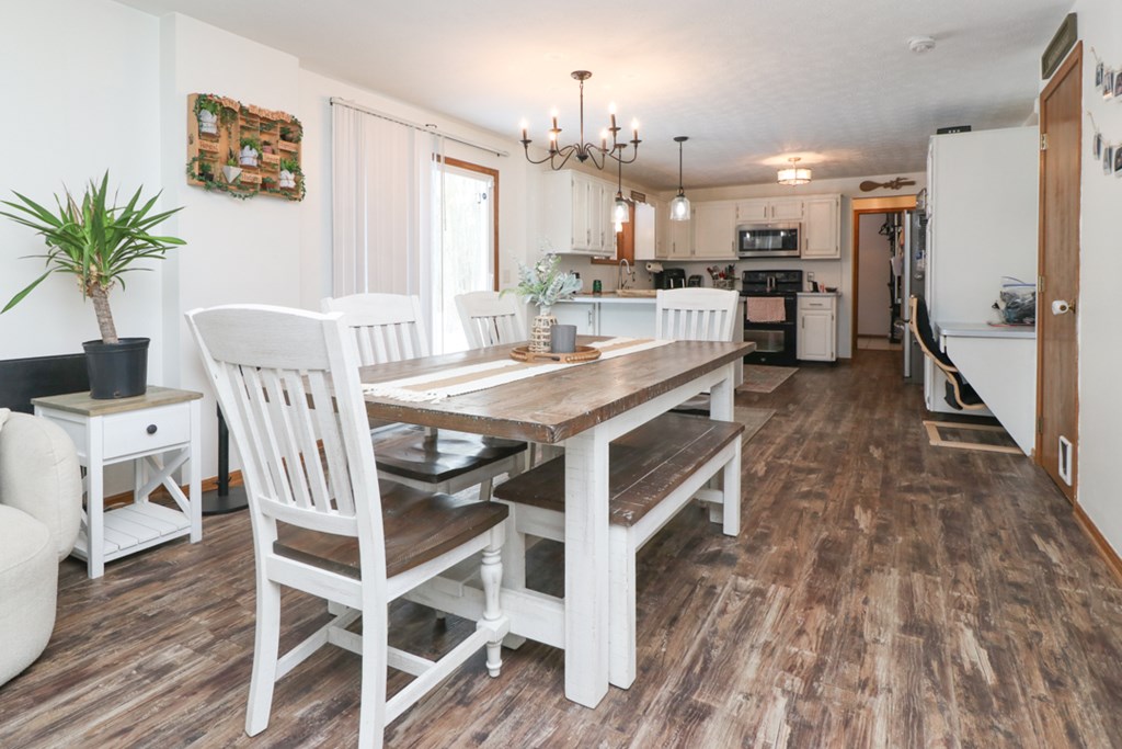 4253 North Main St Property Photo 17