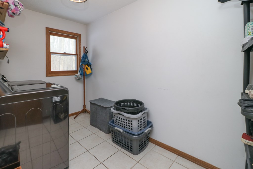 4253 North Main St Property Photo 22