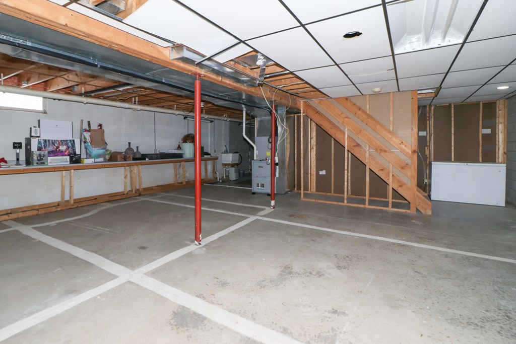 4253 North Main St Property Photo 44