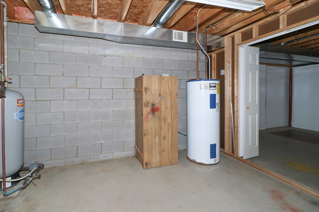 4253 North Main St Property Photo 49