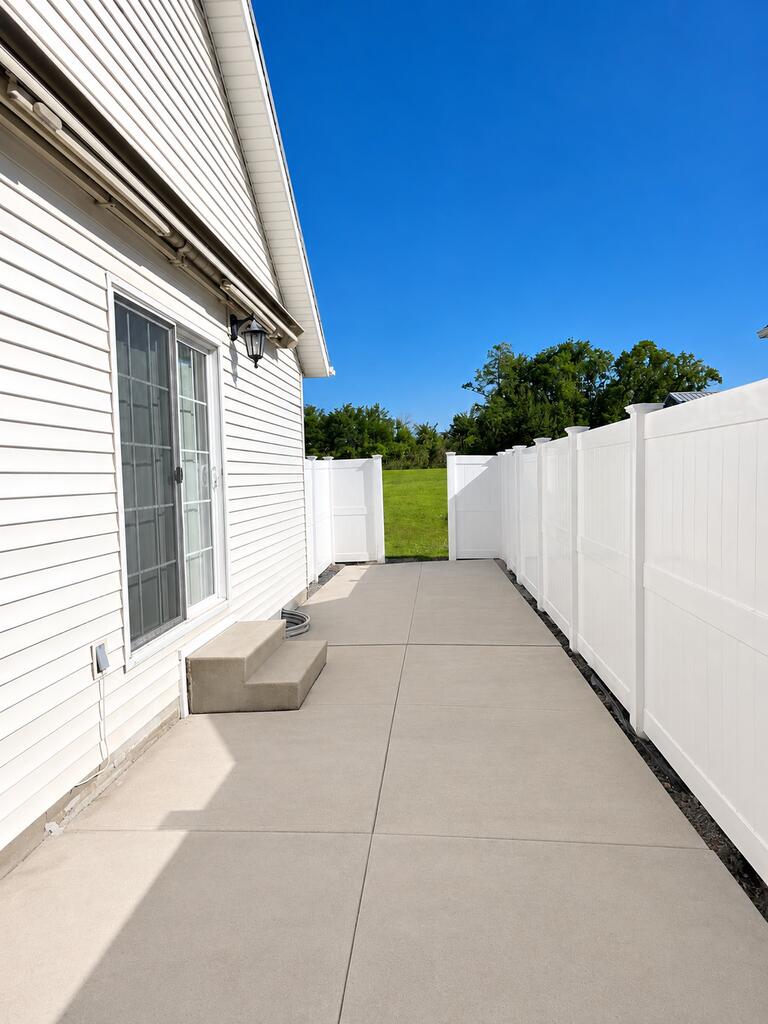 1608 Lindaire Property Photo 4