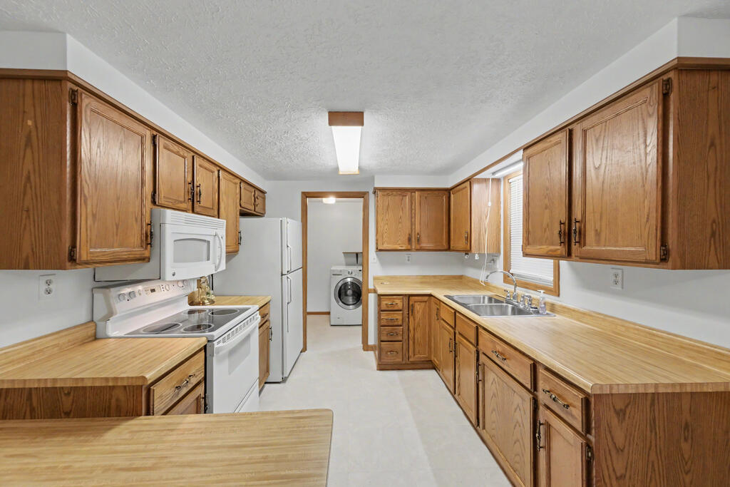 1383 Michigan Drive Property Photo 8