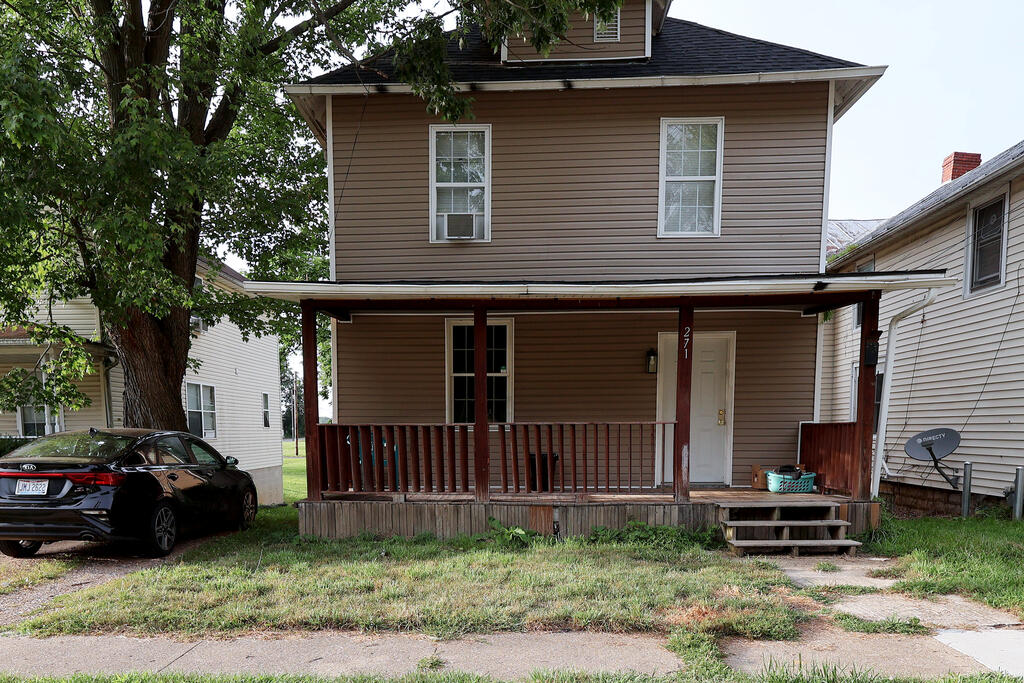 271 E First St Property Photo 1