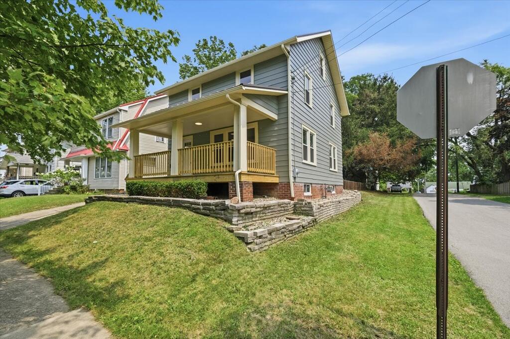 297 Vennum Avenue Property Photo 4