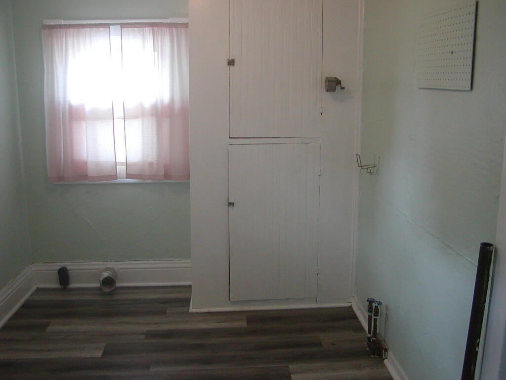 40 Broadway Property Photo 4